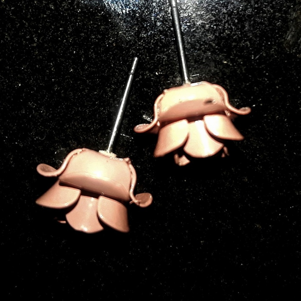 Vintage Earrings Pink Rose buds studded